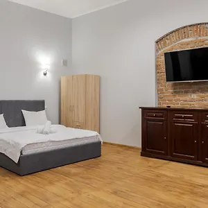 https://apartment-on-stavropihiiska-street-3.hotelslviv.net